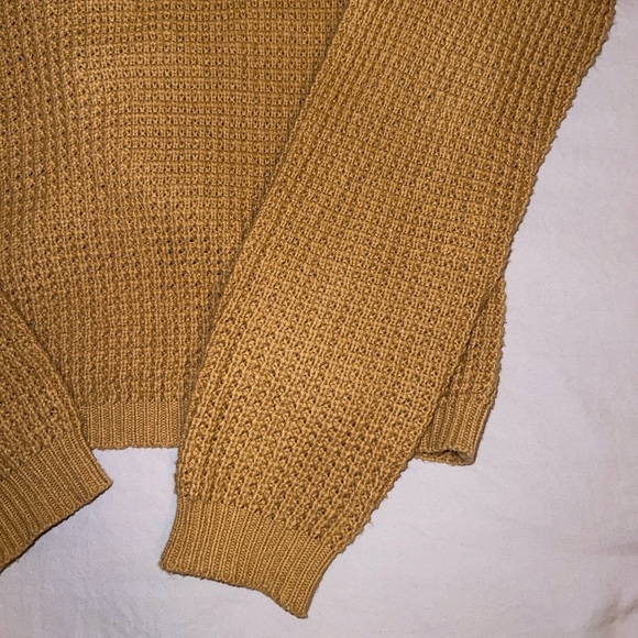 Super cute knot sweater - Picture 6 of 15